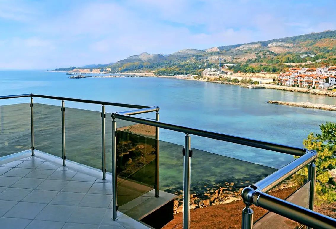 Widok z hotelu Royal Bay (Kavarna)