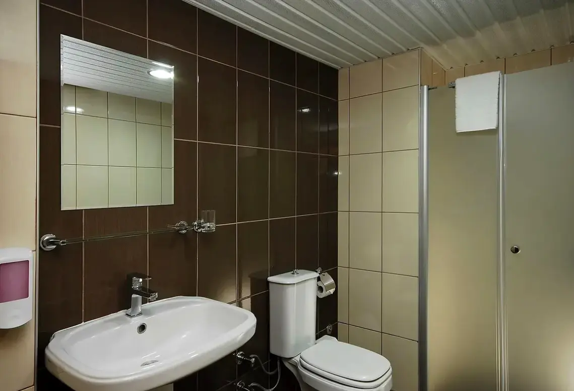 Łazienka w pokoju hotelu Sealine (Alanya)