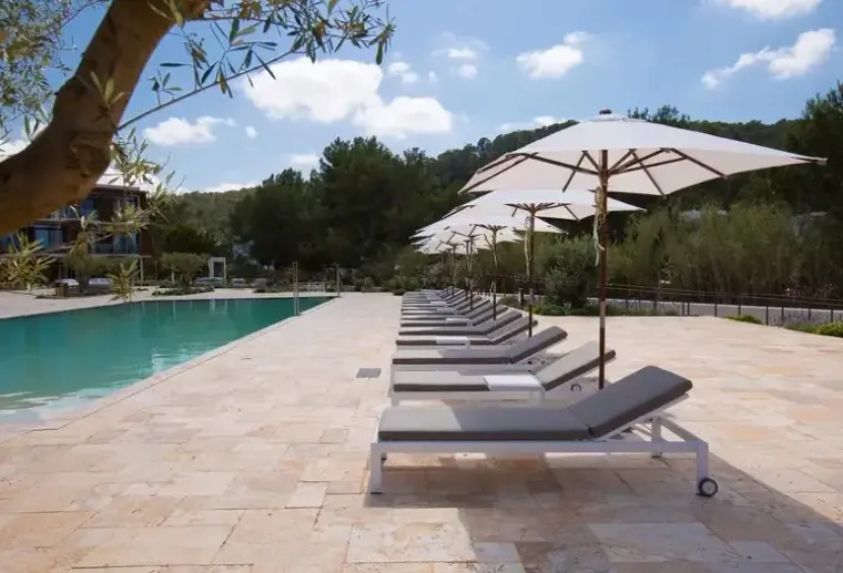 Basen w hotelu Siau Ibiza