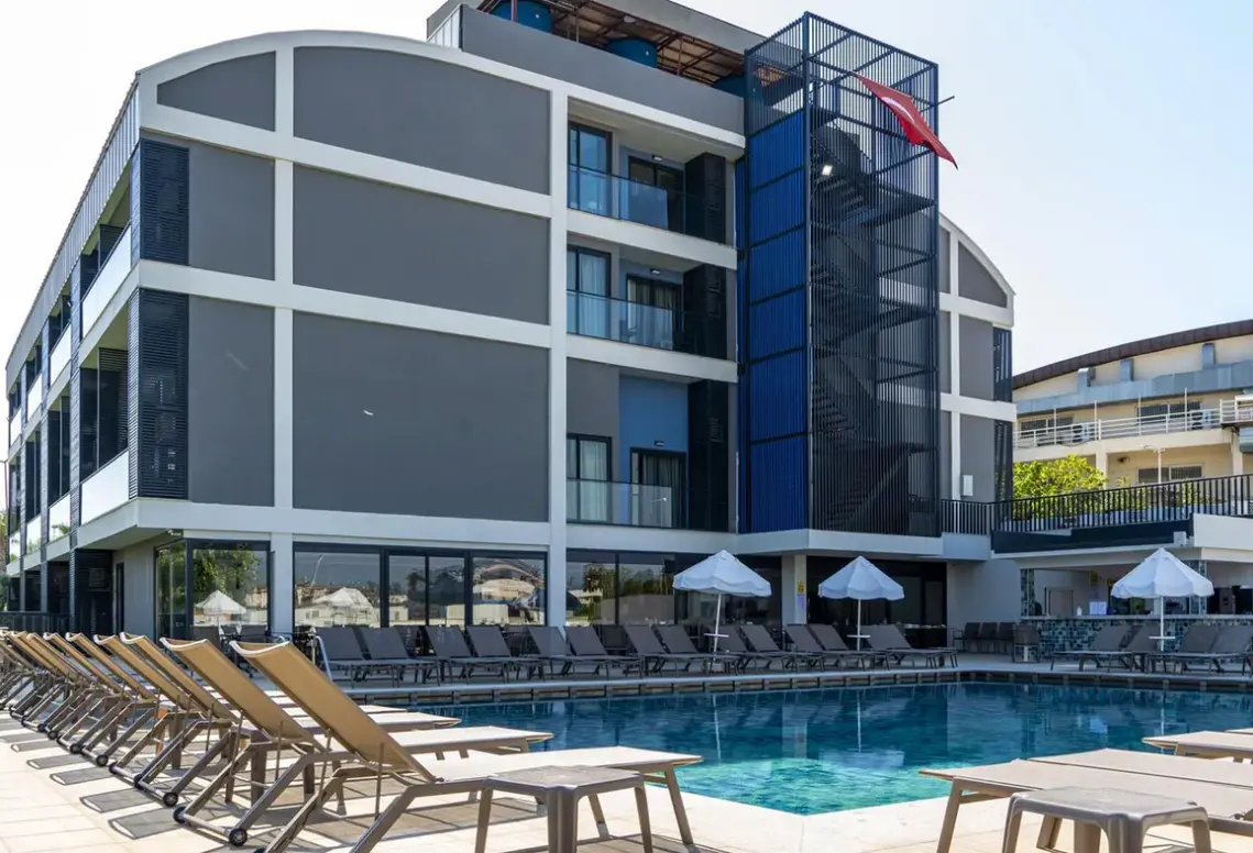 Hotel Side Square