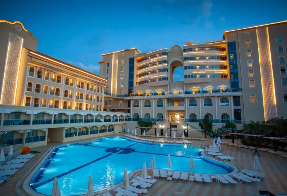 Basen w hotelu Sultan of Side