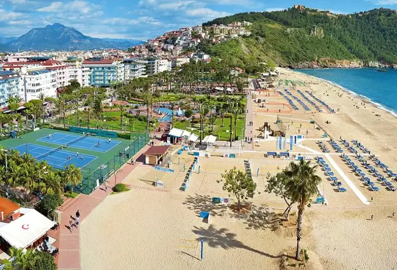 Plaża przy hotelu Sultan Sipahi Resort