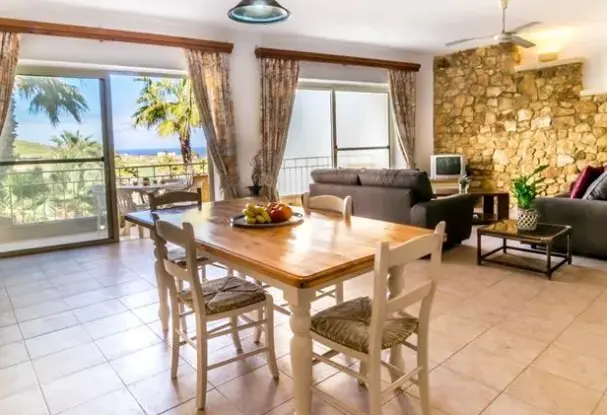 Restauracja i jedzenie w hotelu Ta' Frenc