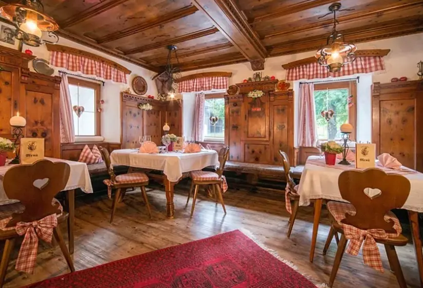 Restauracja i jedzenie w hotelu Tannerhof (Zell am Ziller)