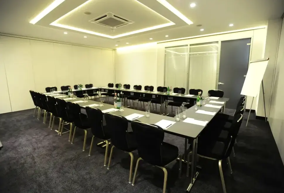 Restauracja i jedzenie w hotelu The George Urban
