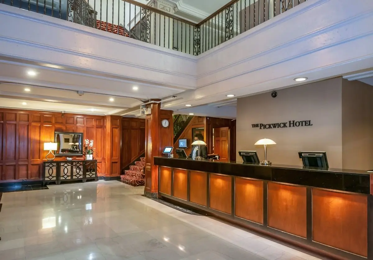 Lobby hotelu The Pickwick