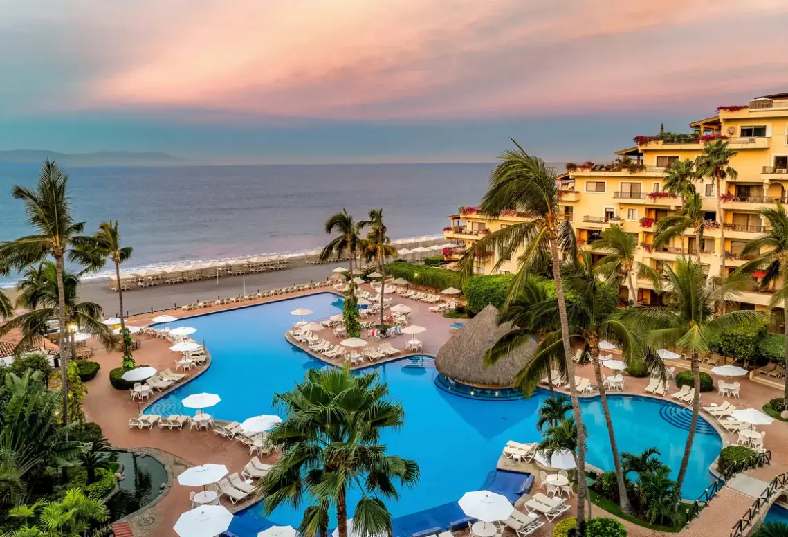 Basen w hotelu Velas Resort (Puerto Vallarta)