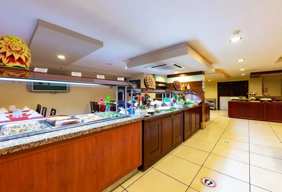 Restauracja i jedzenie w hotelu Viking Express (ex Viking Suite)