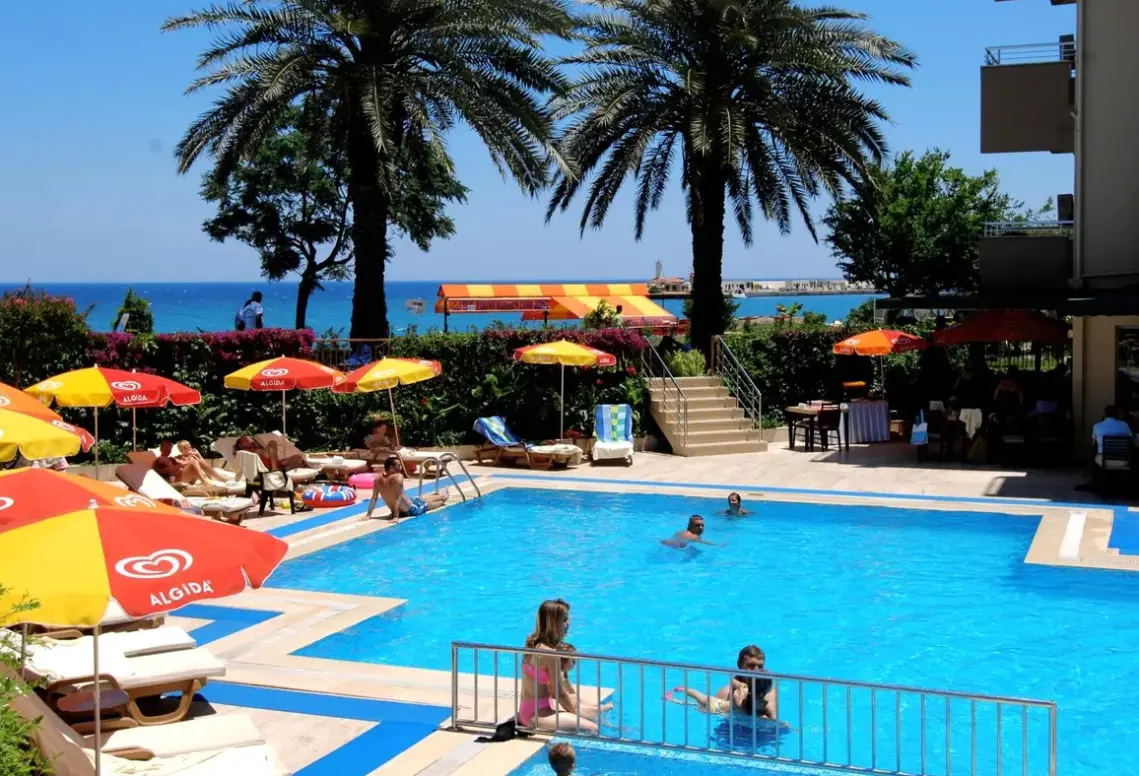 Basen w hotelu Viking Nona Beach