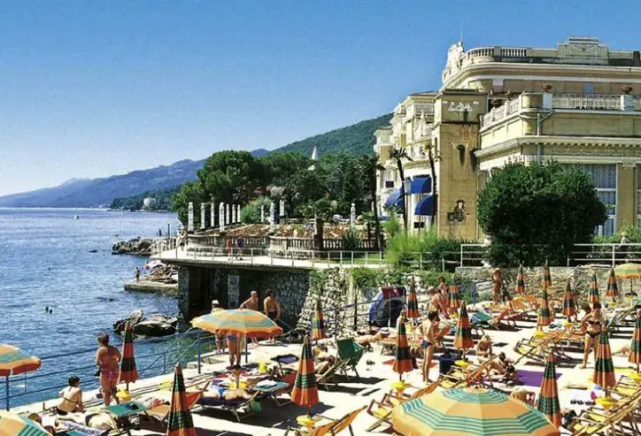 Plaża przy hotelu Vila Amalia