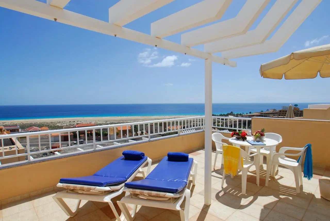 Plaża przy hotelu Villas Monte Solana By Livvo