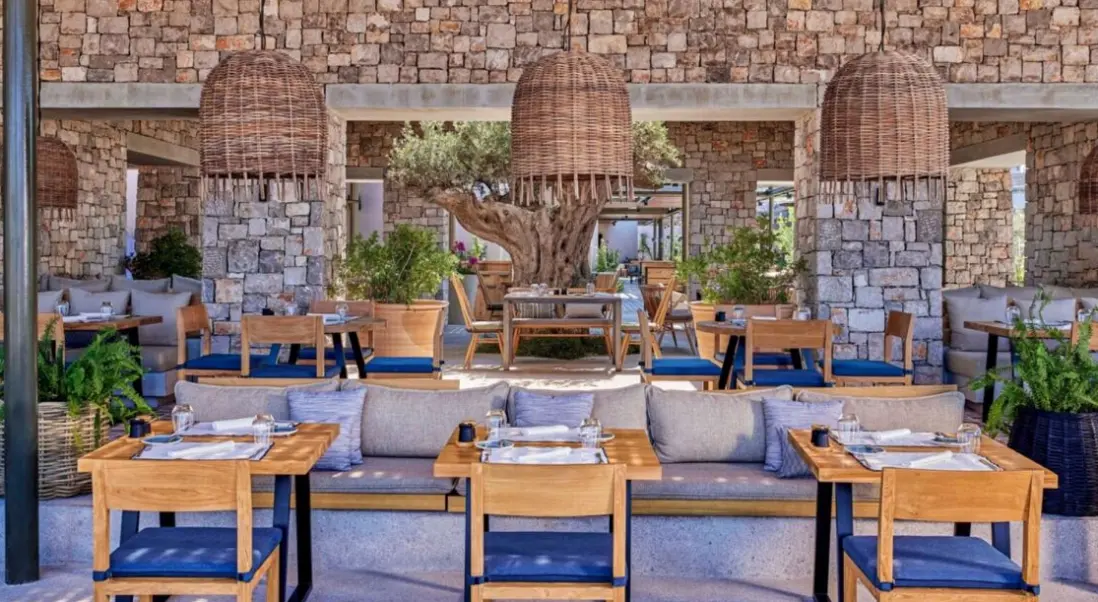 Restauracja i jedzenie w hotelu W Costa Navarino