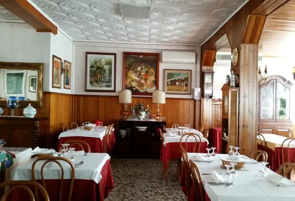 Restauracja i jedzenie w hotelu Windsor (Lido di Jesolo)