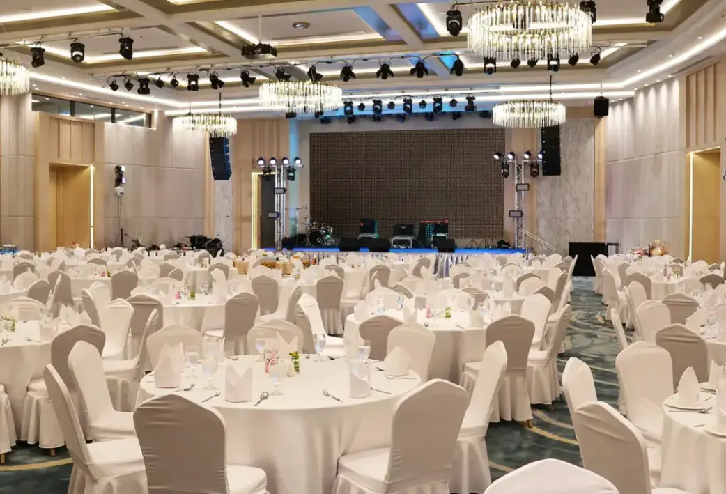 Restauracja i jedzenie w hotelu Wyndham Jomtien Pattaya