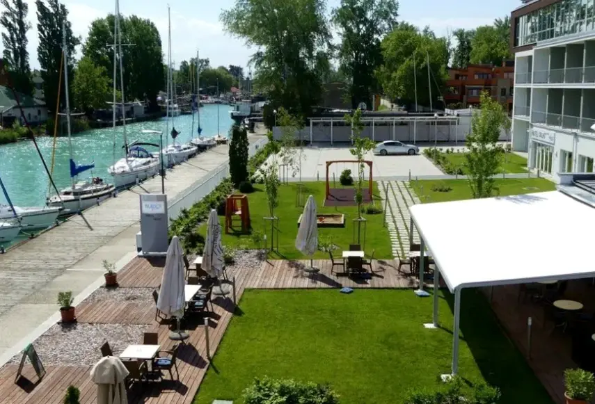 Widok z hotelu Yacht Club (Siofok)