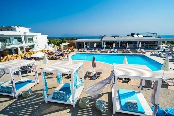 Hotel Harmony Crest Resort & Spa