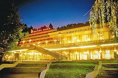 Hotel Jama