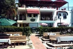 Hotel Longhouse