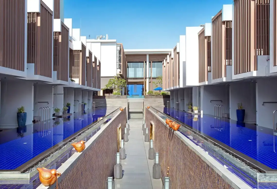 Basen w hotelu Ace of Hua Hin Resort