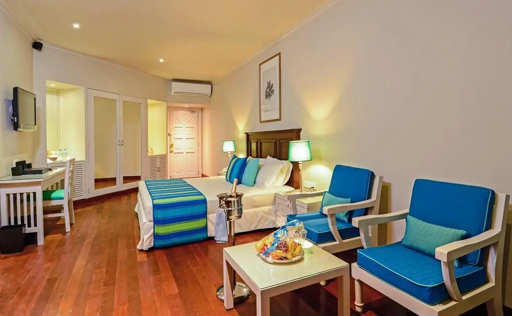 Adaaran Club Rannalhi — ADAARAN CLUB RANNALHI