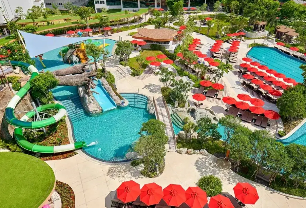 Basen w hotelu Amari Pattaya