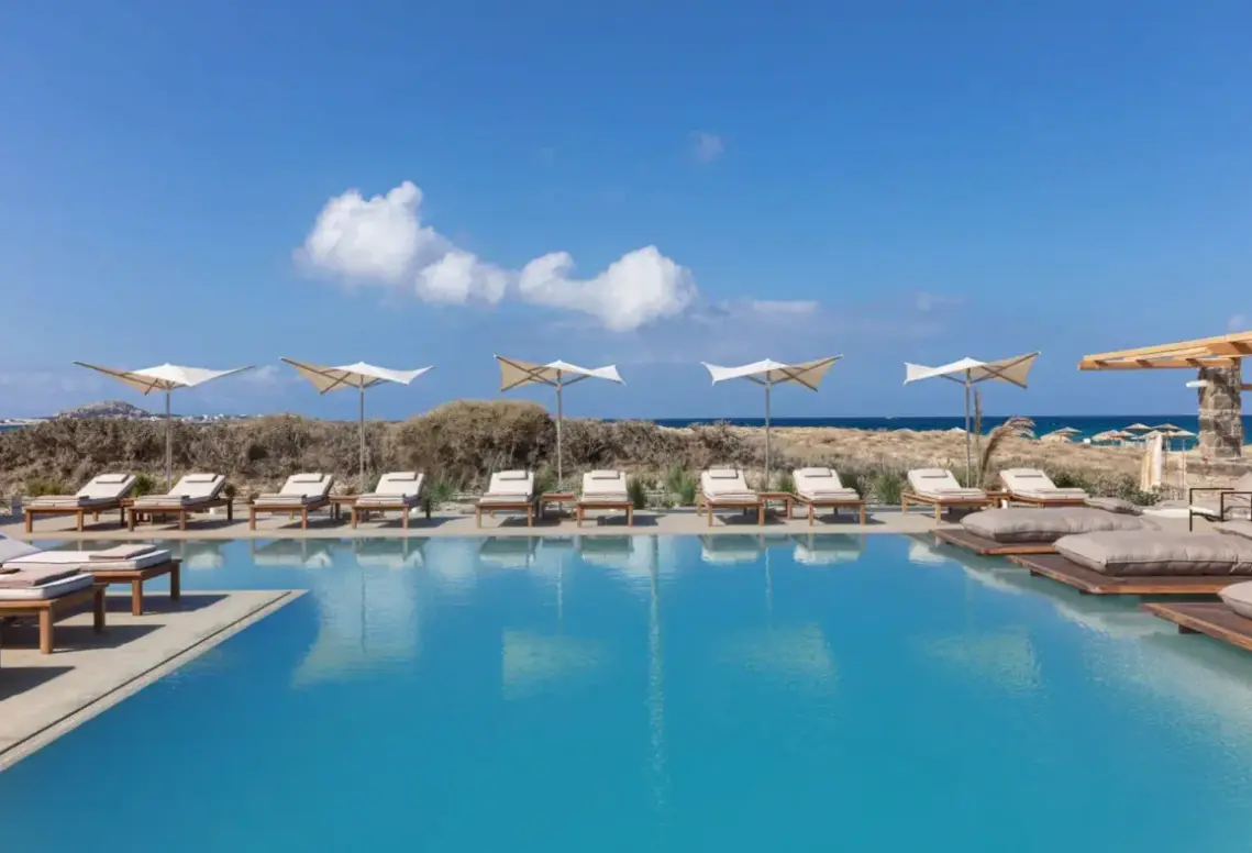 Basen w hotelu Ammothines Cycladic Suites