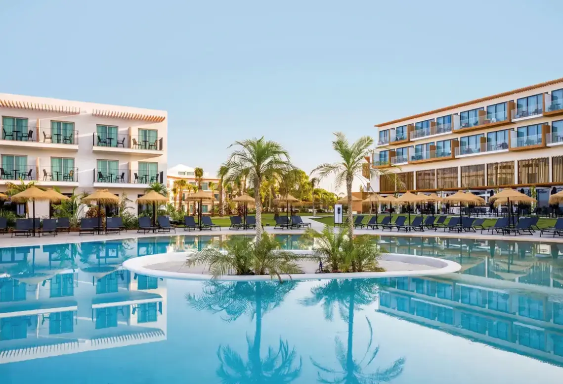 Basen w hotelu AP Cabanas Beach & Nature
