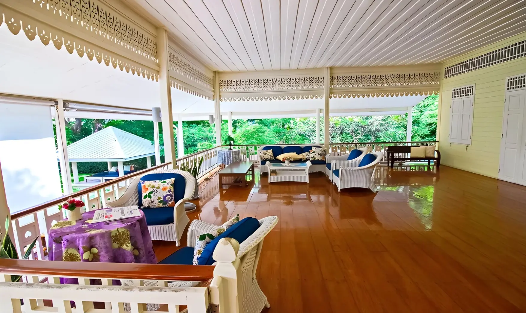 Basen w hotelu Baan Bayan Beachfront Hotel