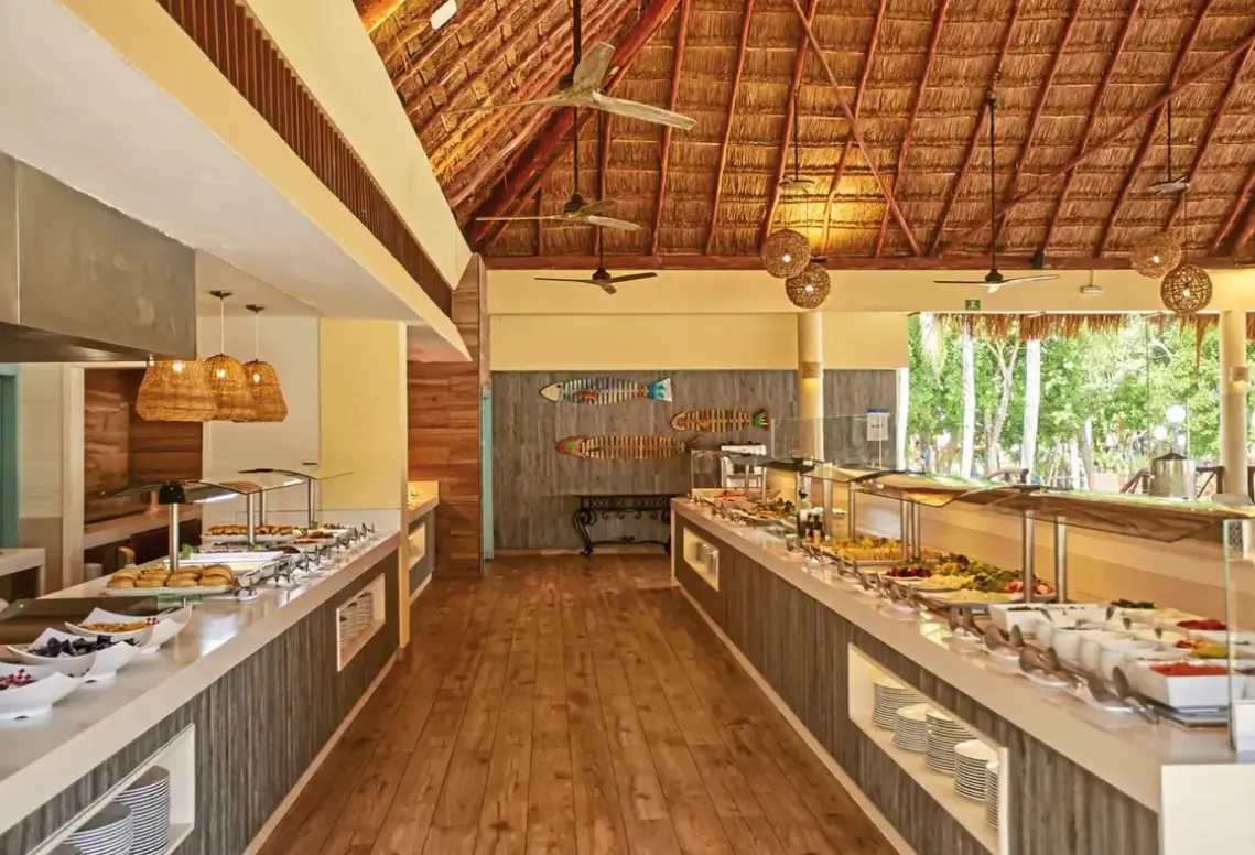 Restauracja i jedzenie w hotelu Bahia Principe Grand Coba