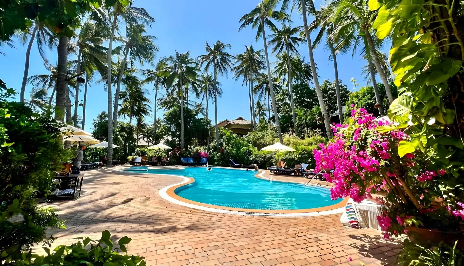 Basen w hotelu Bamboo Village Beach Resort & Spa