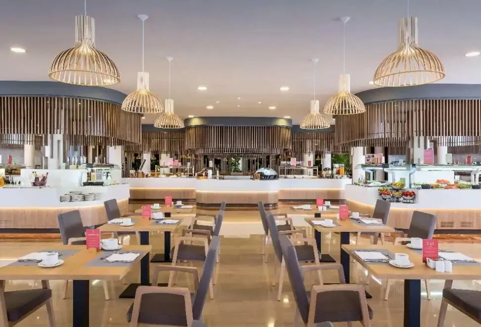 Restauracja i jedzenie w hotelu Barceló Corralejo Bay