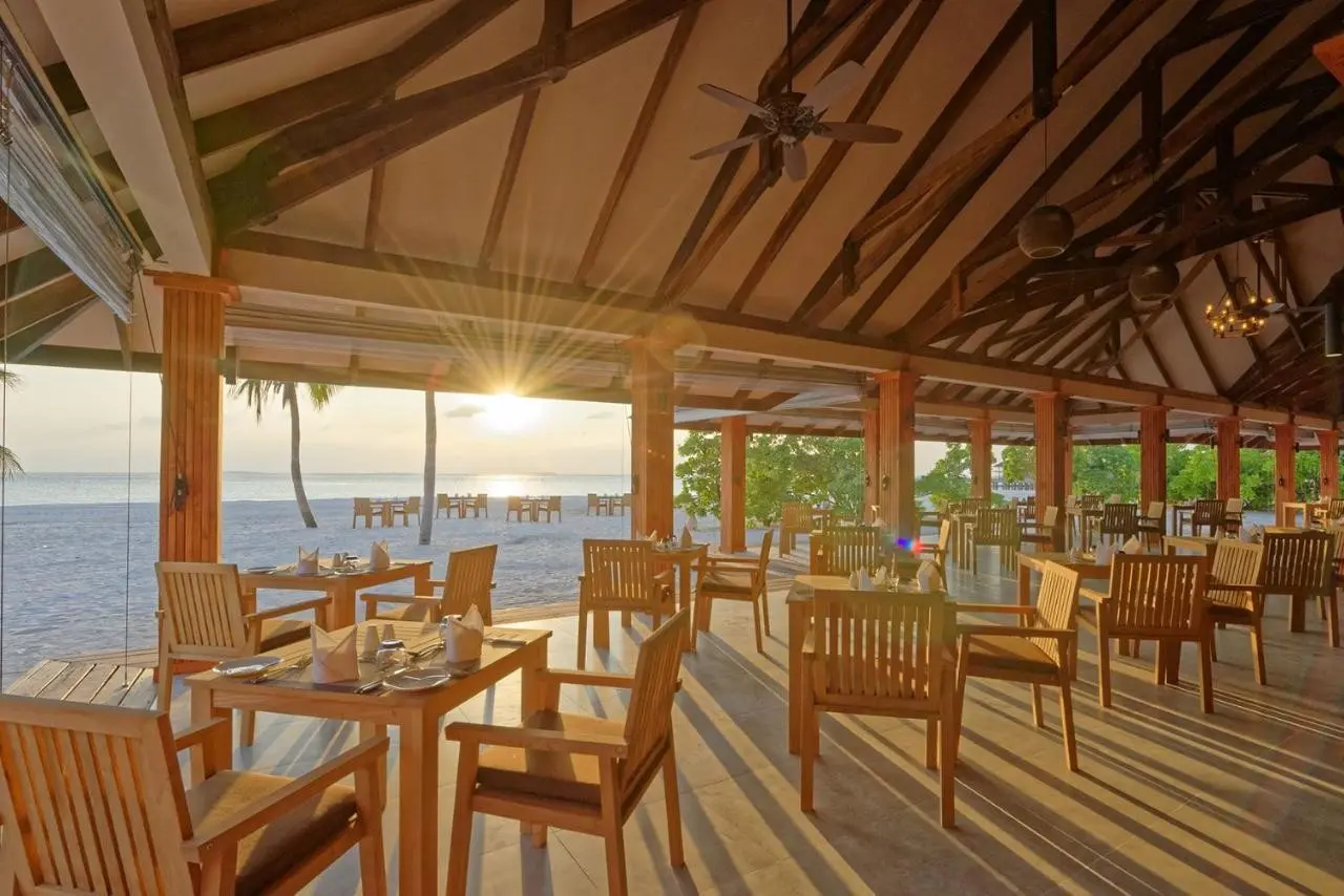 Plaża przy hotelu Brennia Kottefaru