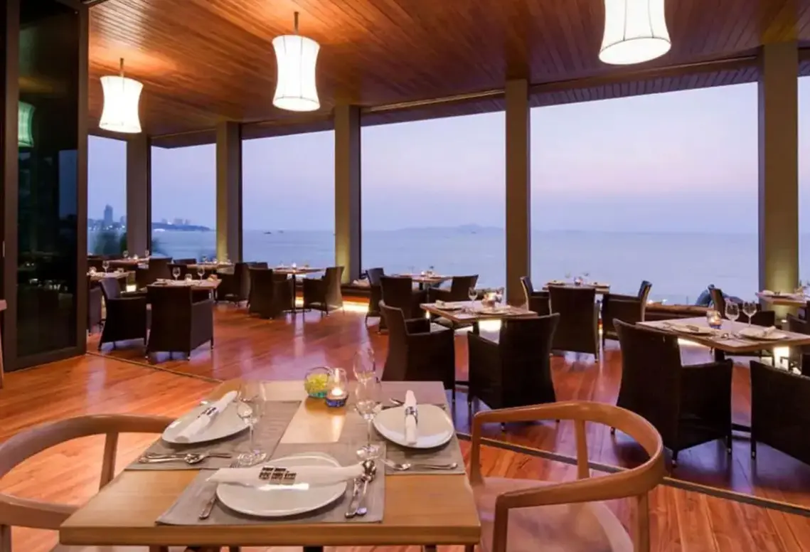 Restauracja i jedzenie w hotelu Cape Dara Resort