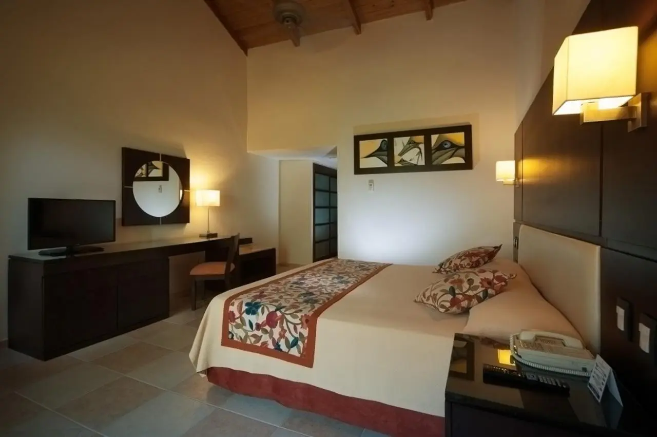 Caribe Deluxe Princess — CARIBE DELUXE PRINCESS BEACH RESORT