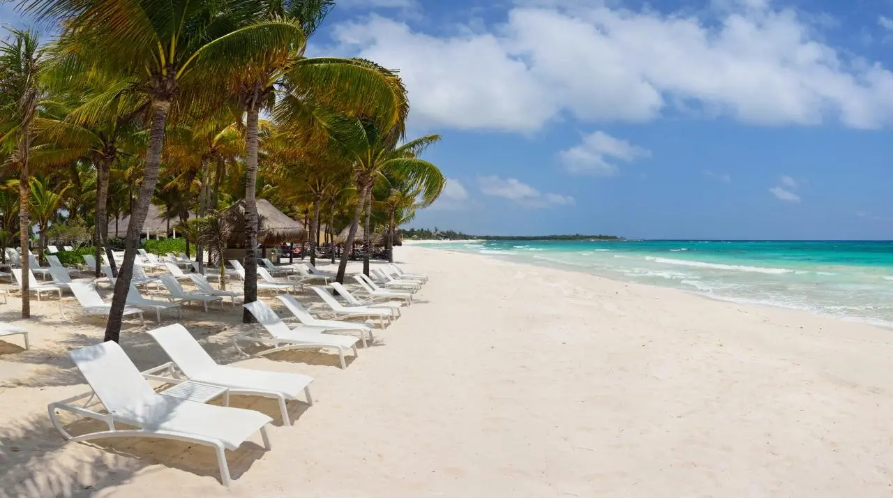 Plaża przy hotelu Catalonia Royal Tulum