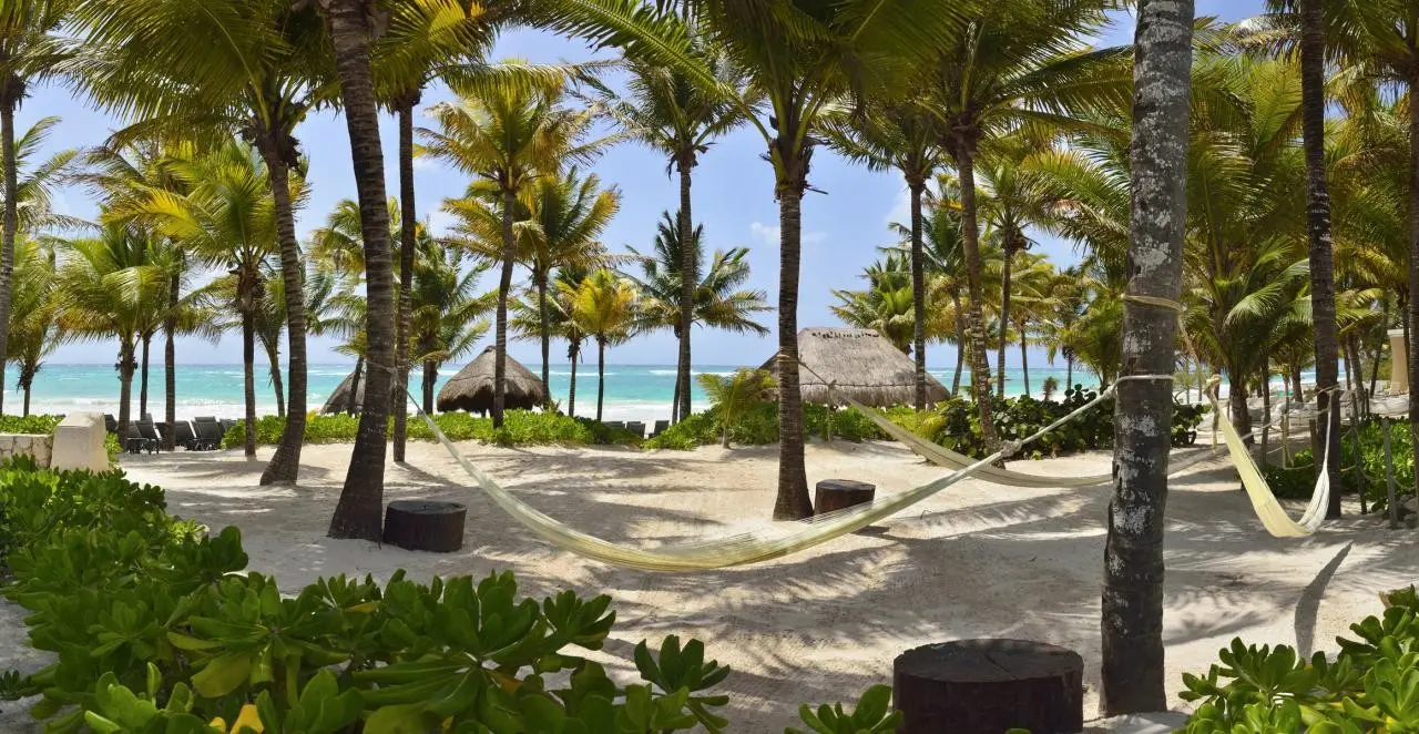 Plaża przy hotelu Catalonia Royal Tulum