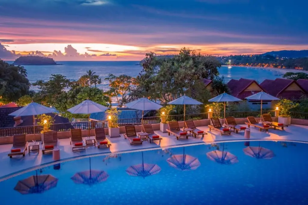 Basen w hotelu Chanalai Garden Resort