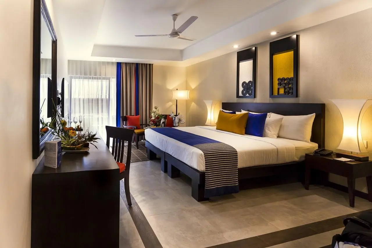 Club Hotel Dolphin — CLUB HOTEL DOLPHIN