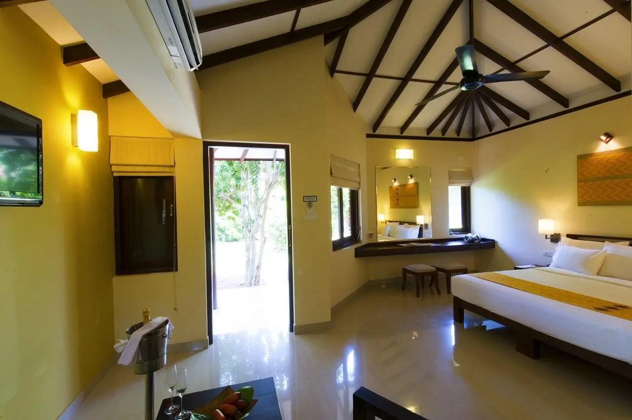 Club Hotel Dolphin — CLUB HOTEL DOLPHIN