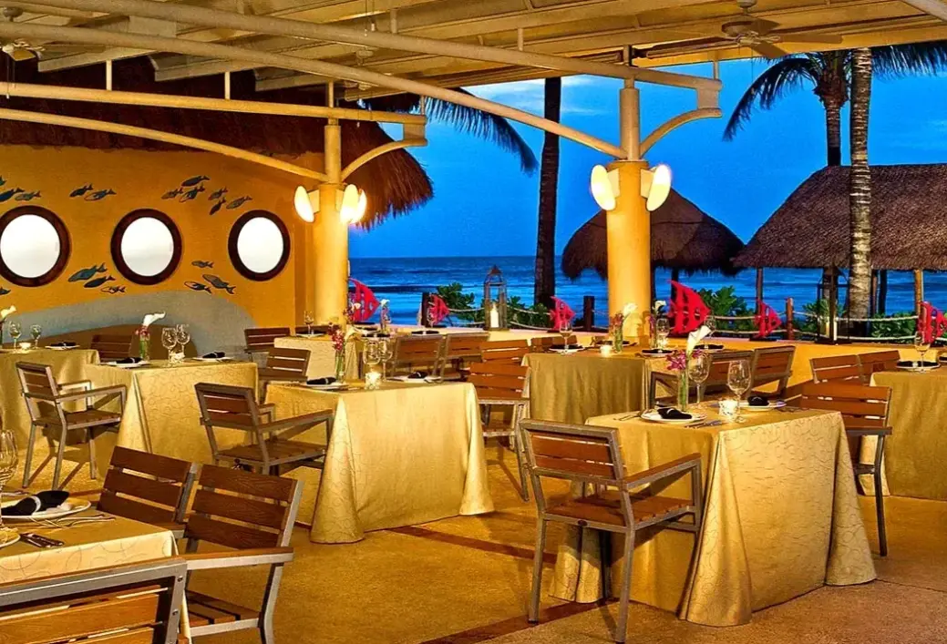 Restauracja i jedzenie w hotelu Dreams Aventuras Riviera Maya