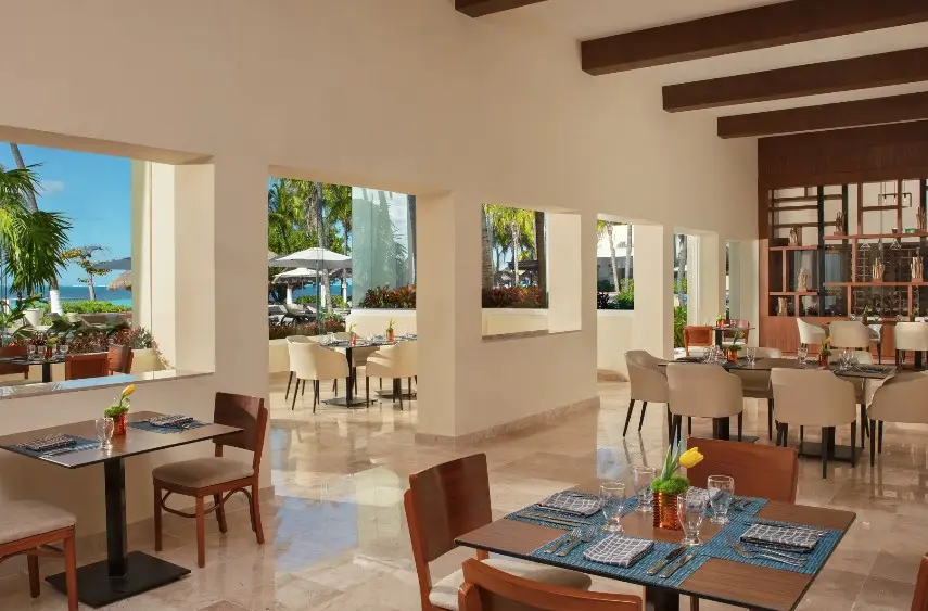 Restauracja i jedzenie w hotelu Dreams Sands Cancun Resort & Spa