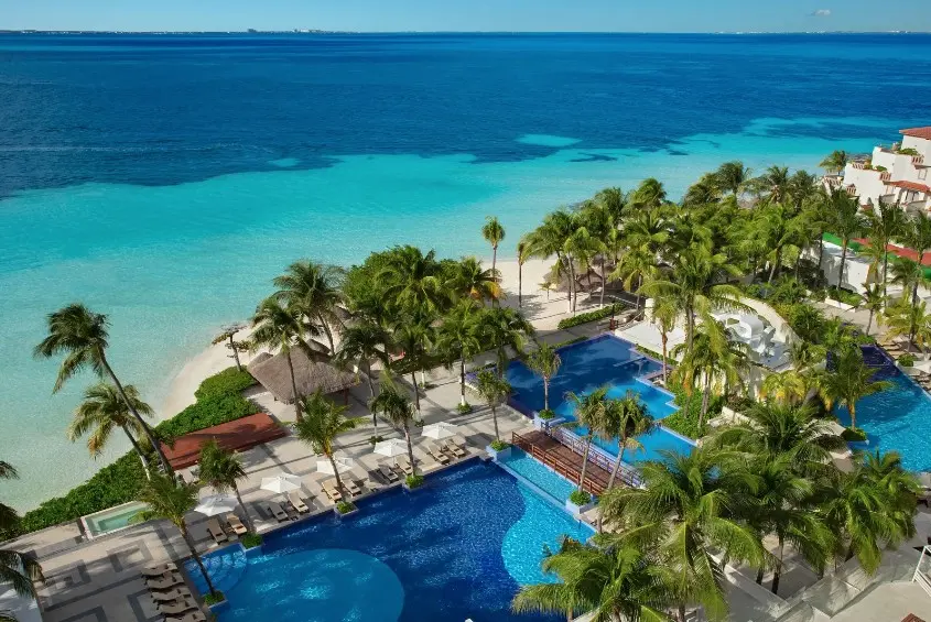 Basen w hotelu Dreams Sands Cancun Resort & Spa