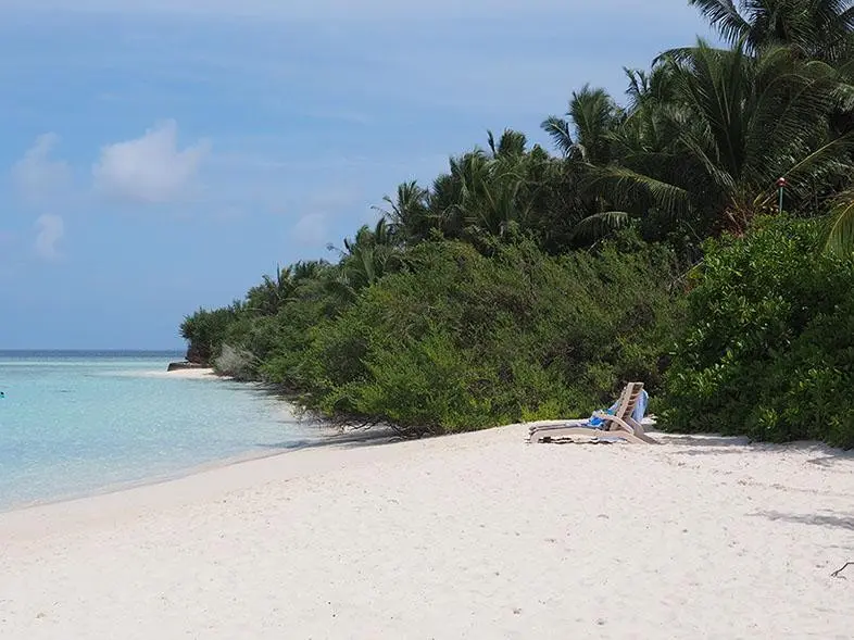 Plaża przy hotelu Embudu Village Maldives