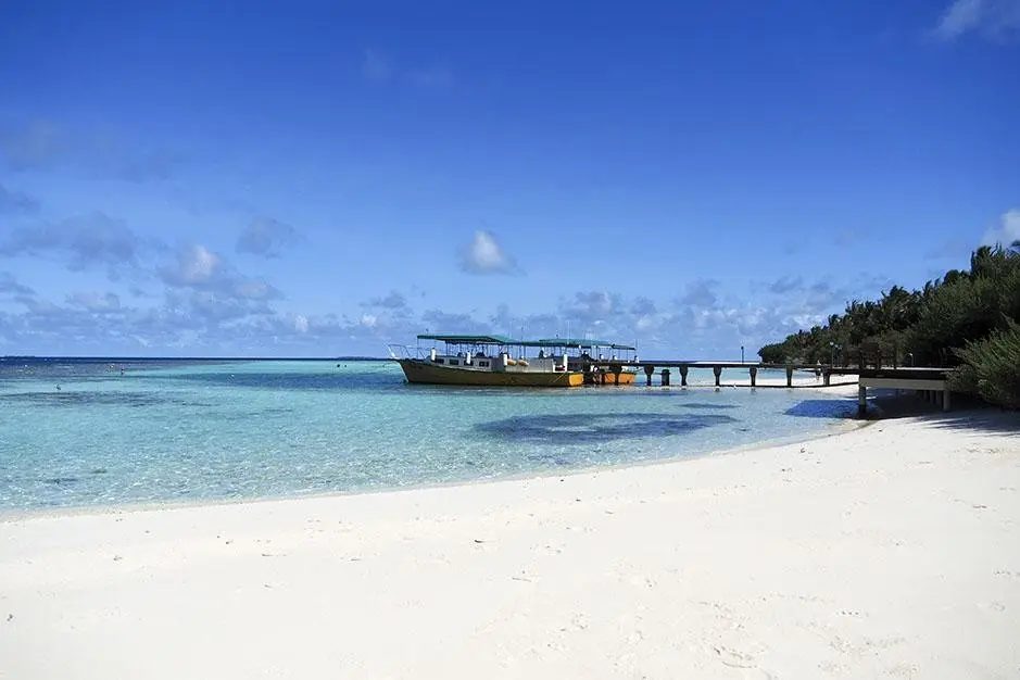 Plaża przy hotelu Embudu Village Maldives
