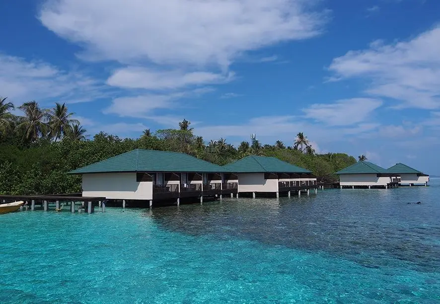 Plaża przy hotelu Embudu Village Maldives