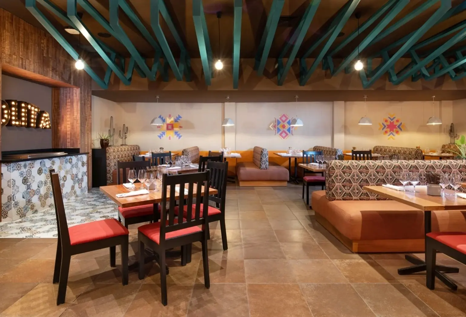 Restauracja i jedzenie w hotelu Emotions by Hodelpa Puerto Plata