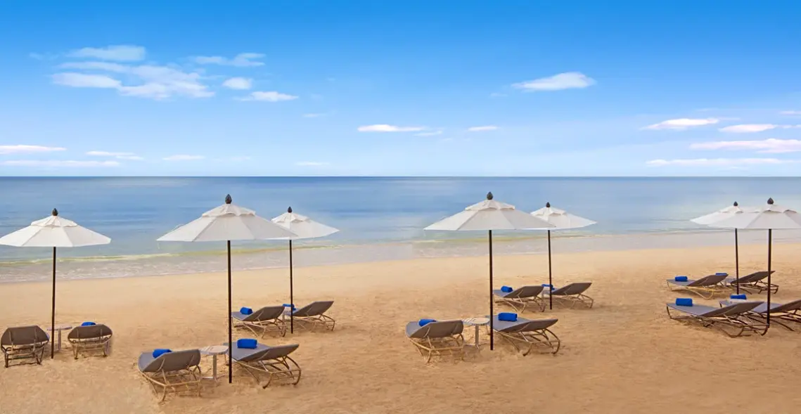Plaża przy hotelu Graceland Khao Lak Beach Resort