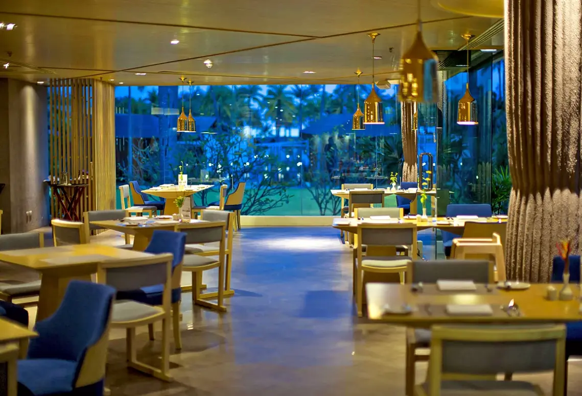 Restauracja i jedzenie w hotelu Graceland Khao Lak Beach Resort