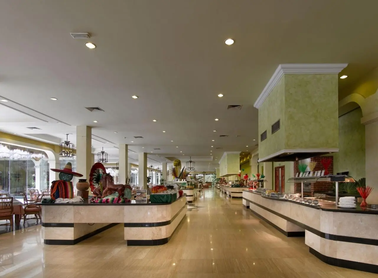 Grand Palladium White Sand Resort & Spa — GRAND PALLADIUM WHITE SAND RESORT & SPA