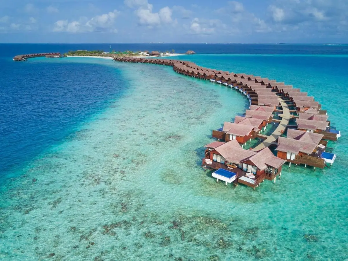Plaża przy hotelu Grand Park Kodhipparu, Maldives